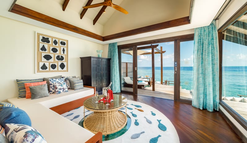 OZEN RESERVE BOLIFUSHI, Ocean Pool Suite Living Room